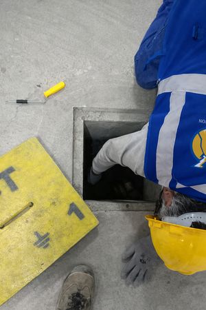 Montaje de nuevos componentes eléctricos de alta gama