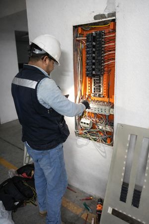 Servicio especializado de mantenimiento de tableros en Lima